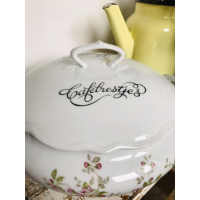 Tafelrestjes in brocante stijl.