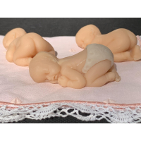 Wassen baby met pamper 