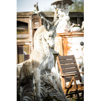 VERKOCHT - Prachtig en levensgroot betonnen beeld van een hert.