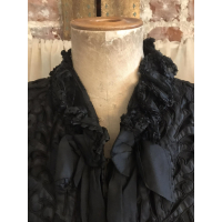 Mooie lange antieke victoriaanse rouw cape  van eind jaren 1800. 