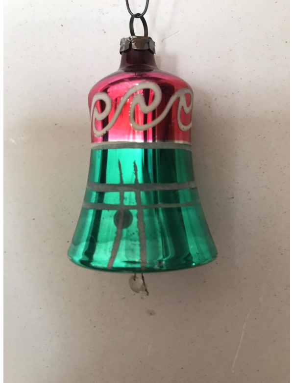 Antieke glazen kerstbal in de vorm van een klokje met een klepeltje 