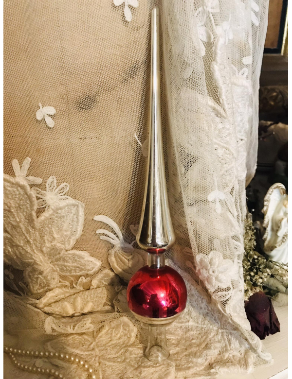 VERKOCHT - Glazen kerstpiek van het gekende Belgische merk Ajeko. 