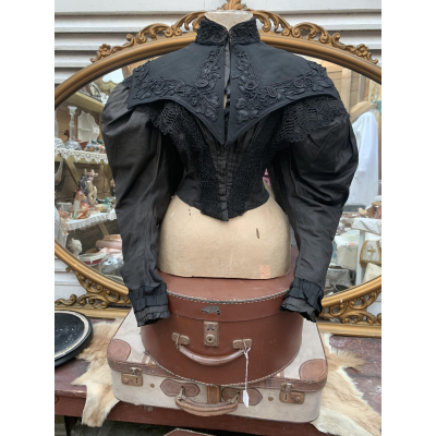 VERKOCHT - Prachtige victoriaanse bodice.