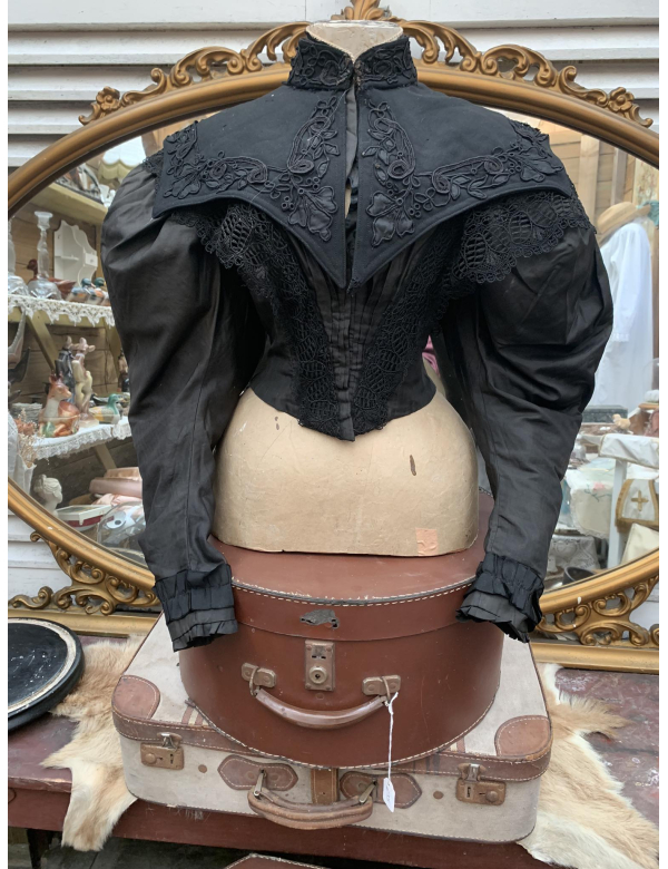 VERKOCHT - Prachtige victoriaanse bodice.