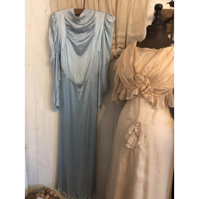 Prachtig blauwe Edwardiaanse tea gown. 