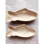 Oude keramiek pudingvormen in gebruikte staat