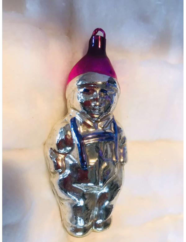 Mooie antieke glazen kerstbal van het gekende Belgische merk Ajeko. 